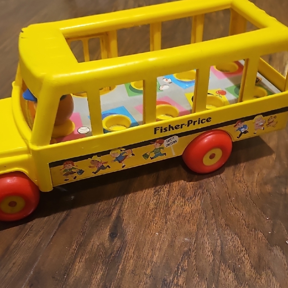 Fisher-Price Bright Yellow School Bus - Picture 4 of 9